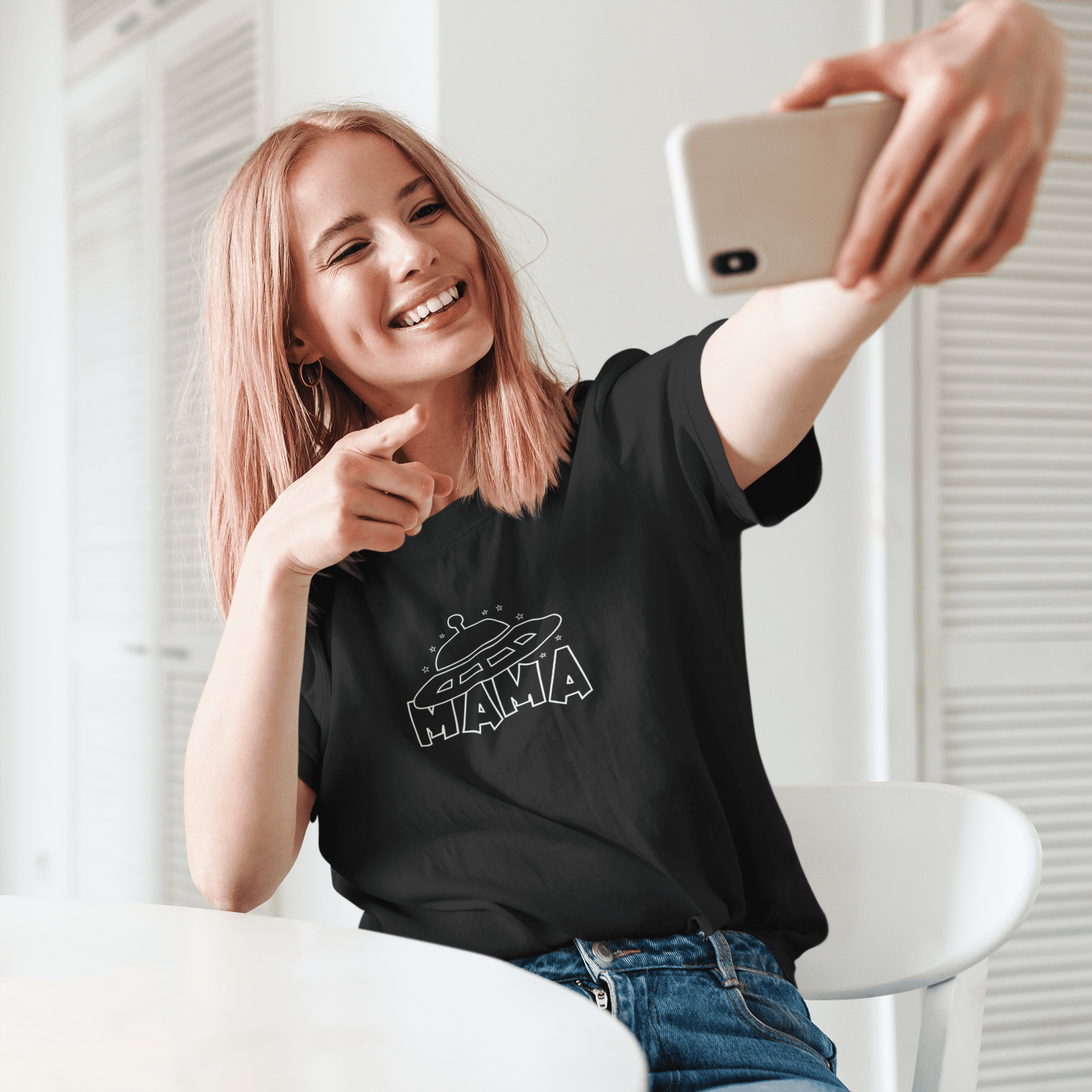 Alien Mom Short-Sleeve Unisex T-Shirt